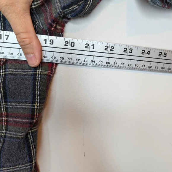 LL Bean Women Cotton Relaxed Fit Flannel Shirt Button Up Size Medium - Picture 8 of 9